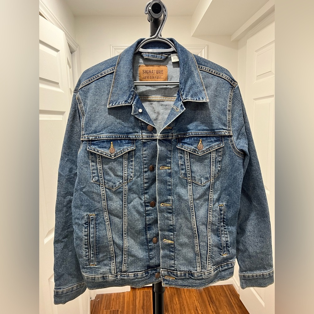 Vintage Levi’s Signature Denim Jacket